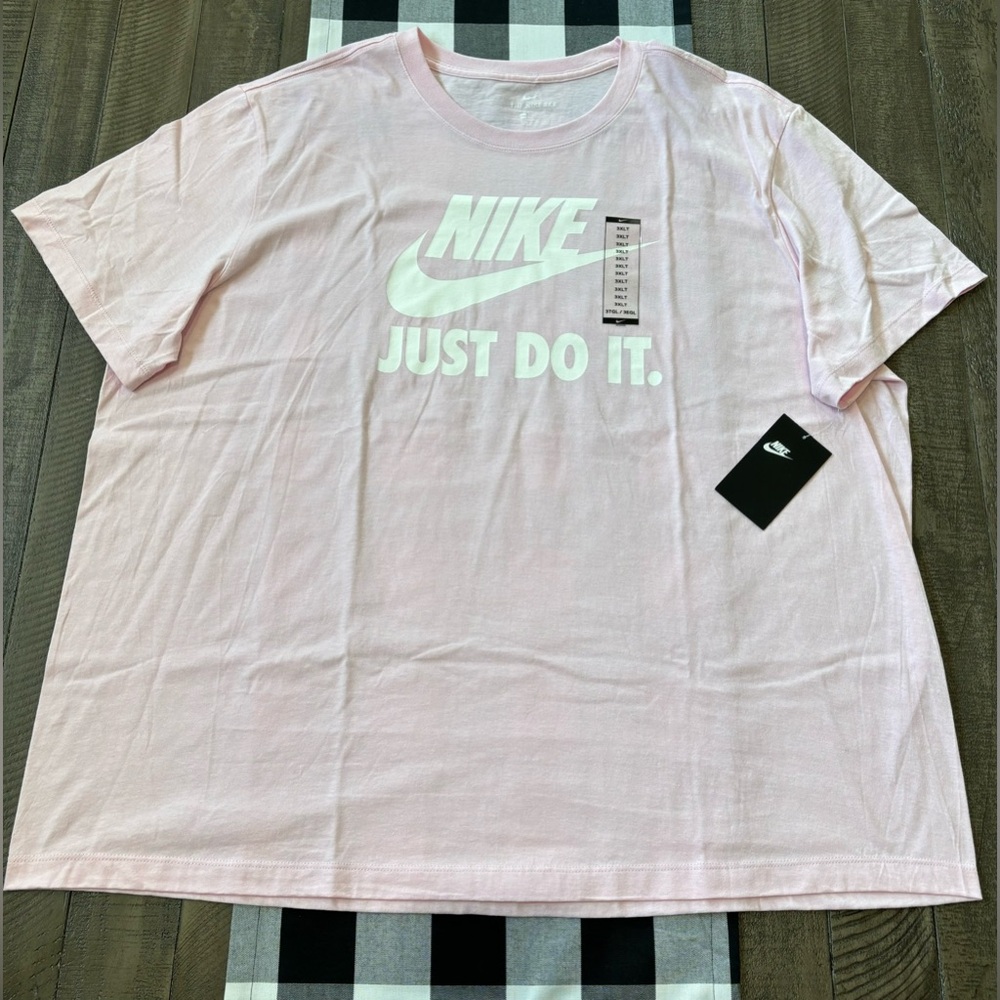 Brand: Nike
Type: Tee
Size: 3XL 
Condition: Brand New!!!